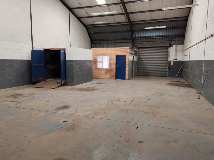 To Let commercial Property for Rent in Somerset West Business Park Western Cape